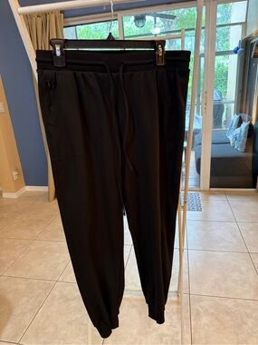 Women’s  Black Drawstring Jogger Pants